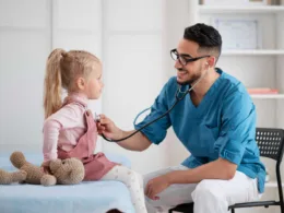 Lekarz pediatra
